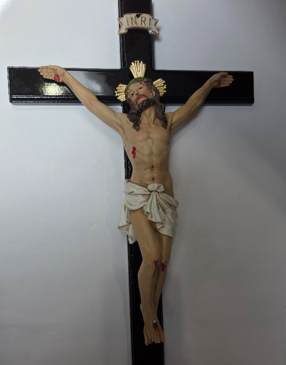 Ceramica: Crucifijo con cuerpo de resina 18