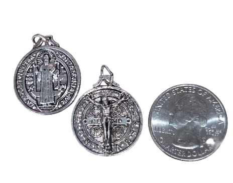 Medalla Pequeña de San Benito y Jesús