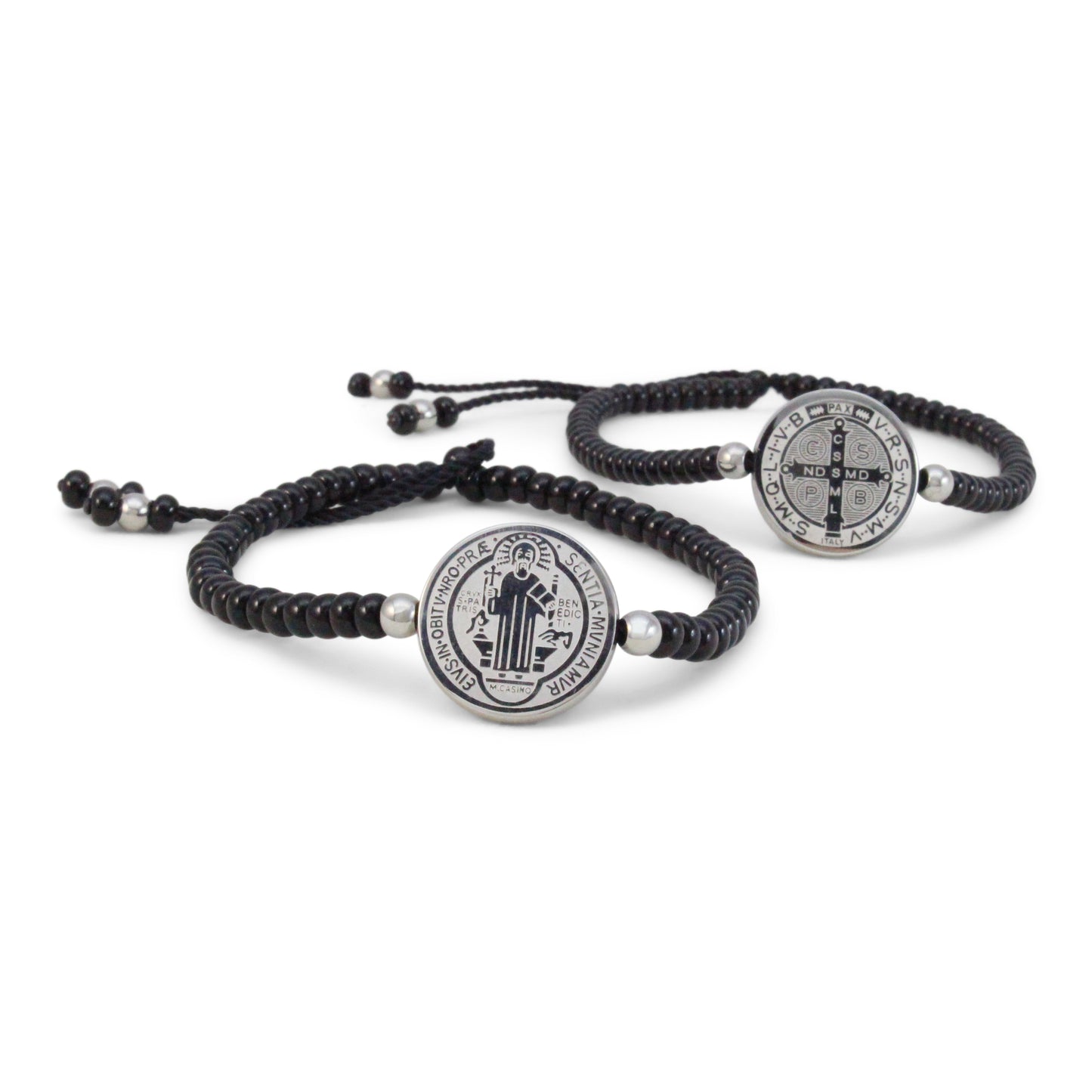 Pulsera de coral con medalla de San Benito