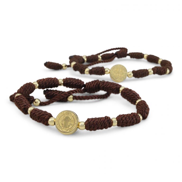 Pulsera de hilo con imágen de San Benito-(Medalla chica)