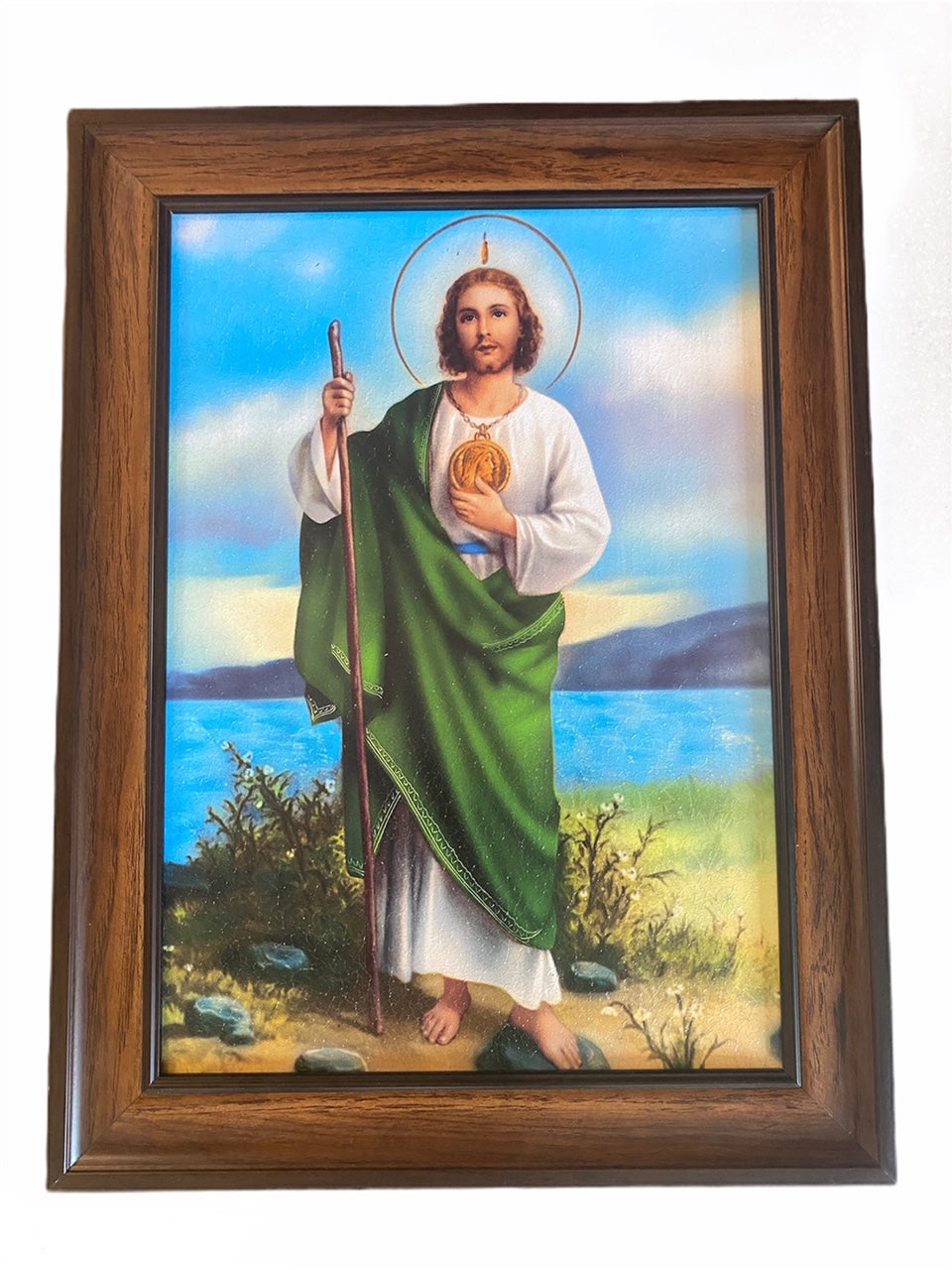 En Santa Maria del Monte tienda Católica nuestra meta es evangelizar y nuestros productos nos ayudan a hacerlo, por eso te presentamos este cuadro de San Judas en nuestra sección de Arte Sacro. Disfrútalo y ayúdanos a llevar el mensaje de Cristo. Nuestros productos hablan por sí solos