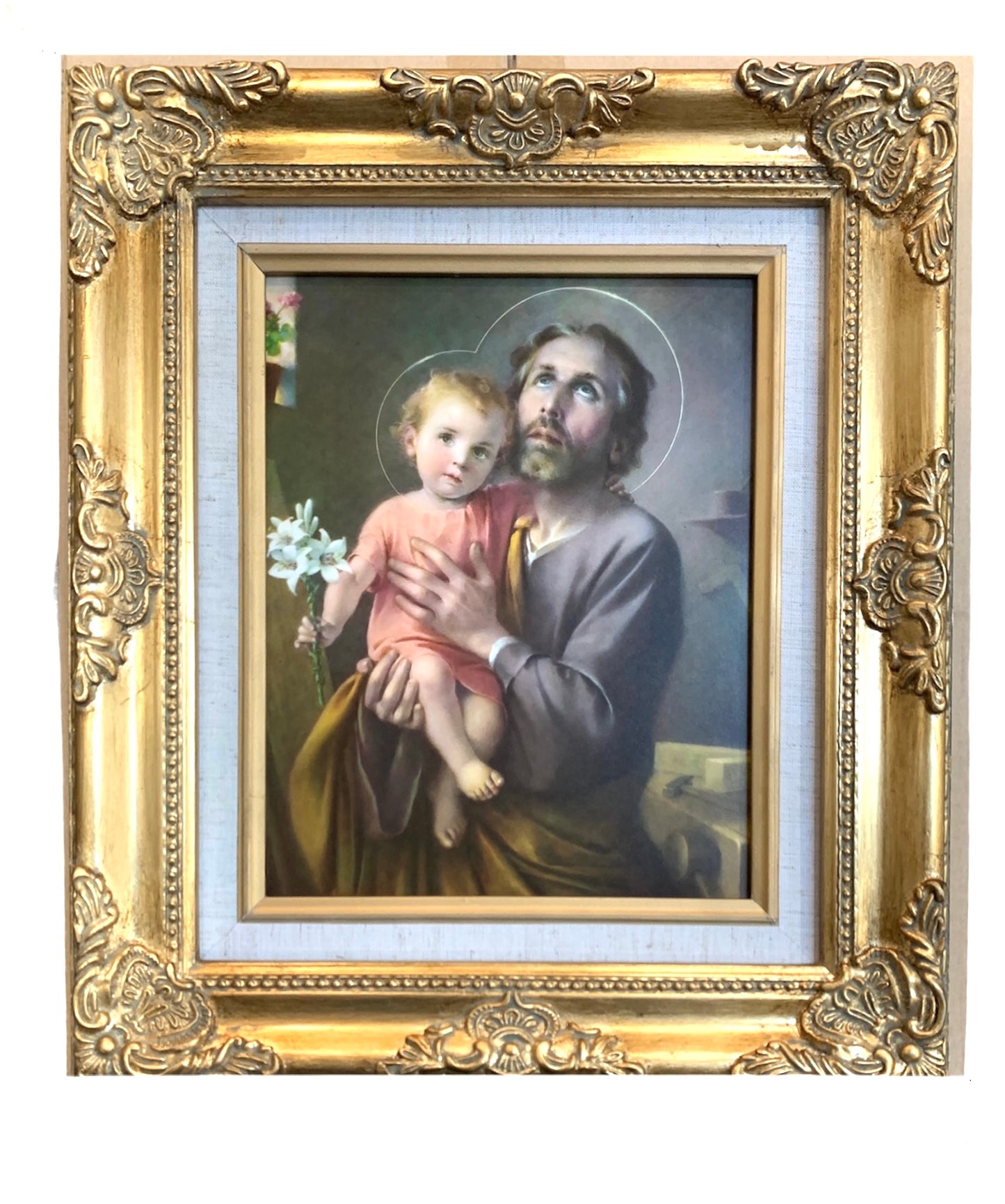 En Santa Maria del Monte tienda Católica nuestra meta es evangelizar y nuestros productos nos ayudan a hacerlo, por eso te presentamos este cuadro del Señor San José en nuestra sección de Arte Sacro. Disfrútalo y ayúdanos a llevar el mensaje de Cristo. Nuestros productos hablan por sí solos