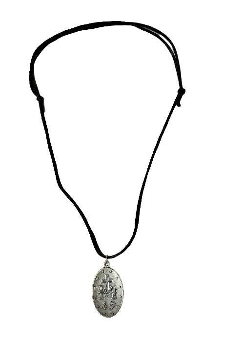 Medalla de La Virgen Milagrosa con hilo