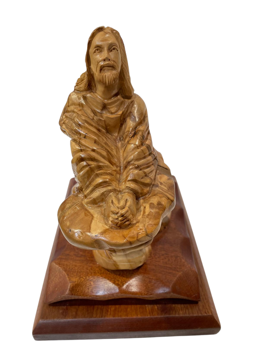 Jesús orando de madera