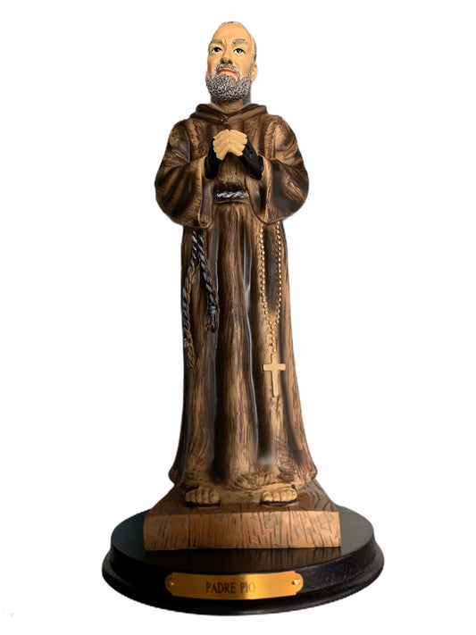 En Santa Maria del Monte nuestra meta es evangelizar y nuestros productos nos ayudan a hacerlo, por eso te presentamos esta imagen "Padre Pio " que encontrarás en nuestra  sección de "Arte Sacro¨. Disfrútalo y ayúdanos a  llevar el mensaje de Cristo.   Nuestros productos hablan por sí 