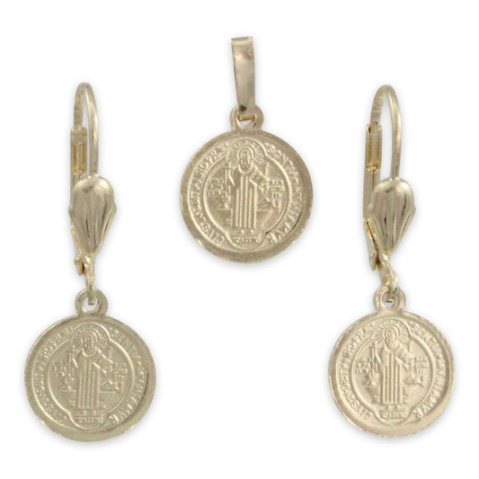 En Santa Maria del Monte tienda católica nuestra meta es evangelizar y nuestros productos nos ayudan a hacerlo, por eso te presentamos este  Set de artes y medalla de San Benito en chapa de oro de la Virgen de Guadalupe y San Benito en nuestra sección de Joyería. Disfrútalo y ayúdanos a  llevar el mensaje de Cristo.   