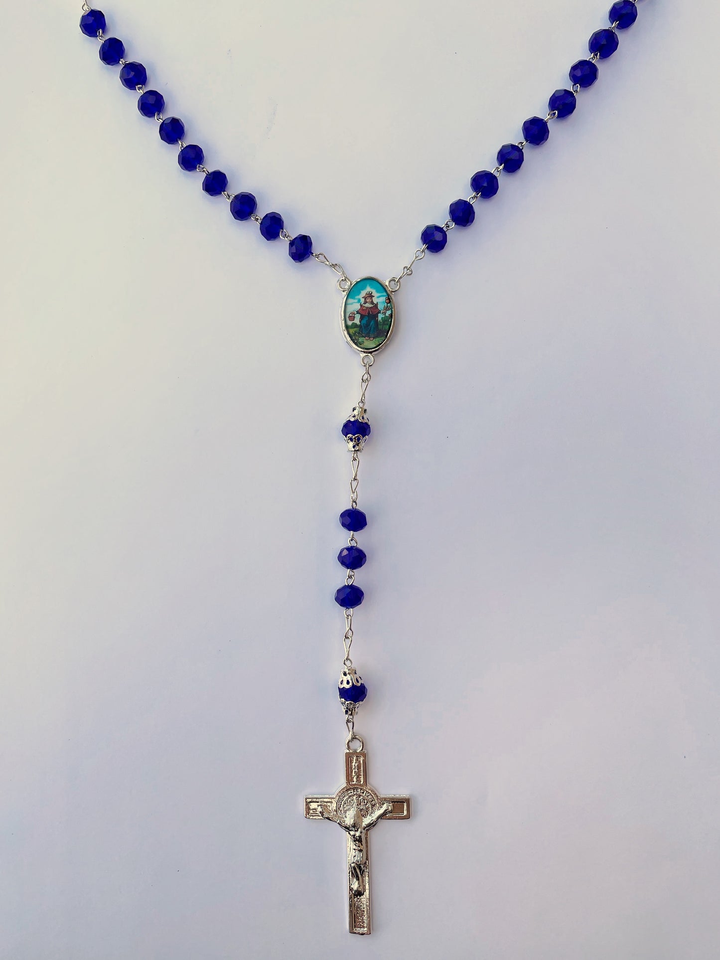 Rosario cristalino azul fuerte