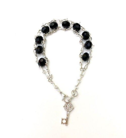 Pulseras con piedras cristalinas